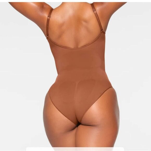 NWOT Skims Seamless Sculpt Brief Bodysuit S/M - Picture 2 of 5
